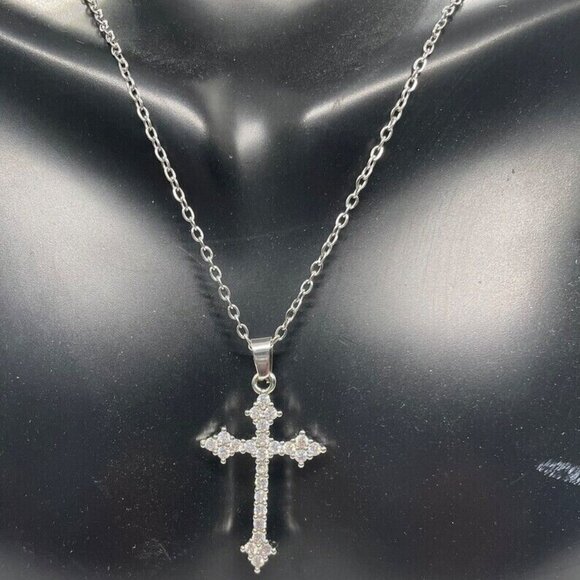 Cross necklace pendant with simulated lab diamonds 925 sterling silver plated - Picture 2 of 3